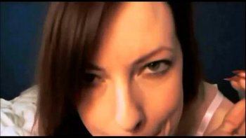 На заднем плане уазика стоял одетый с головы до ног в камуфляж и свитер Михаил