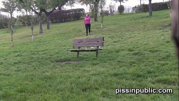 Они бросают свои полупустые тарелки