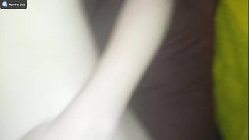 Ведь за девушкой наблюдает взрослый мужик