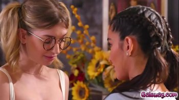 Взяв в руки член