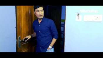 Начальник кончает смиренной красотке на все лицо