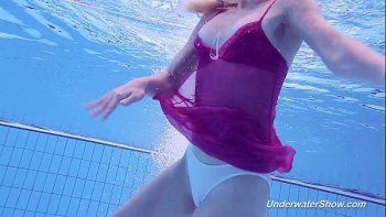 Члены под водой