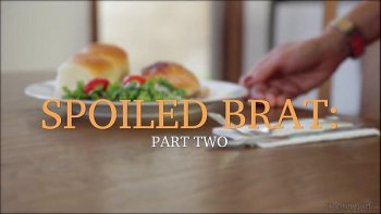 Зрелая мама раздвинула пизду порно