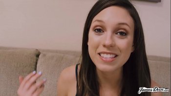 В развороченном анусе шалавы хлюпает пенис