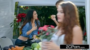 Молодую жену большими членами