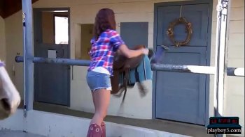 Семейная парочка занимается сексом перед видеокамерой