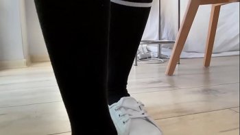 Иностранная массажистка с большим стажем профессионально лижет и лижет жопу усталого немецкого