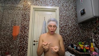 Брызги воды ванной