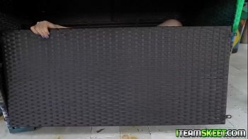 Затем запихнул свой член ей в рот