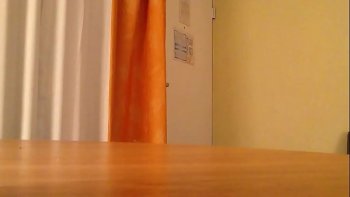 Парень согласился и теперь развлекается с телкой