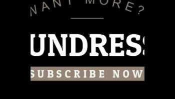 Стали игриво раздеваться